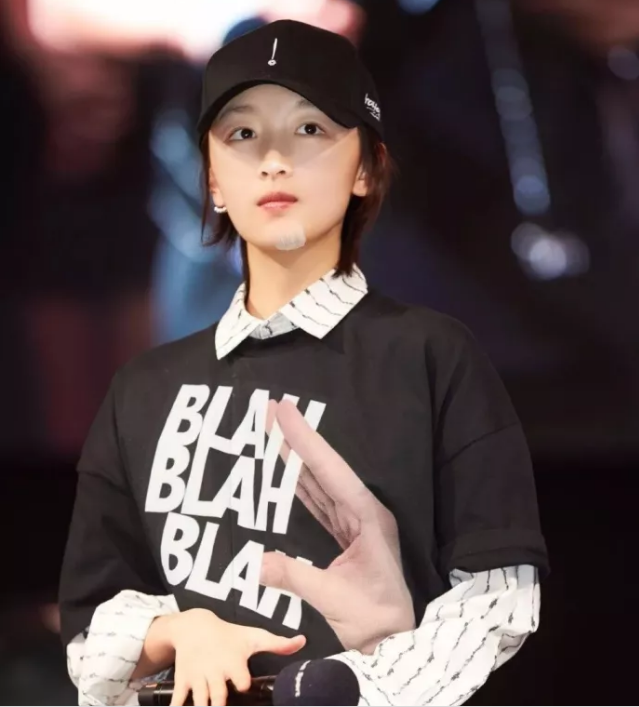 今年秋冬最chic！原來短發(fā)和帽子這么配??！